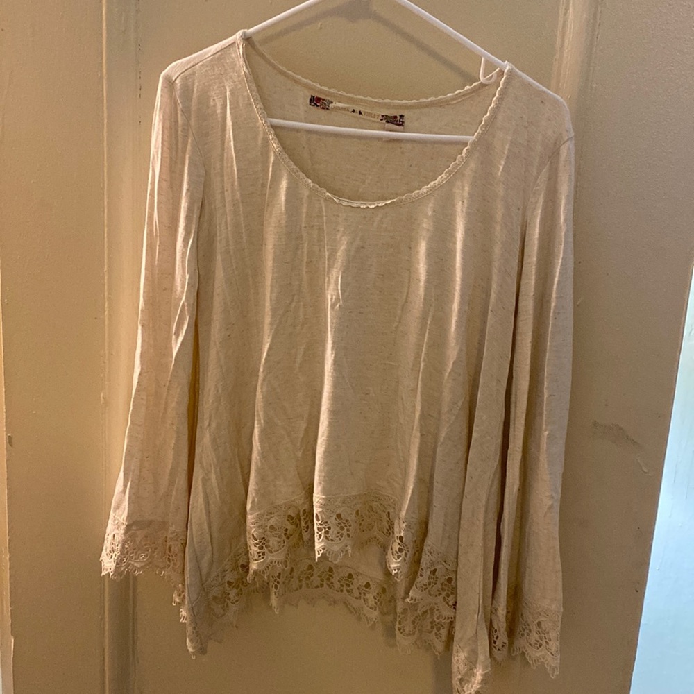 Lace trim long sleeve top